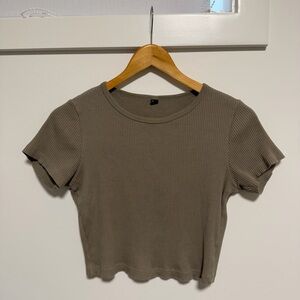 Uniqlo Ribbed Cropped Short Sleeve T-Shirt